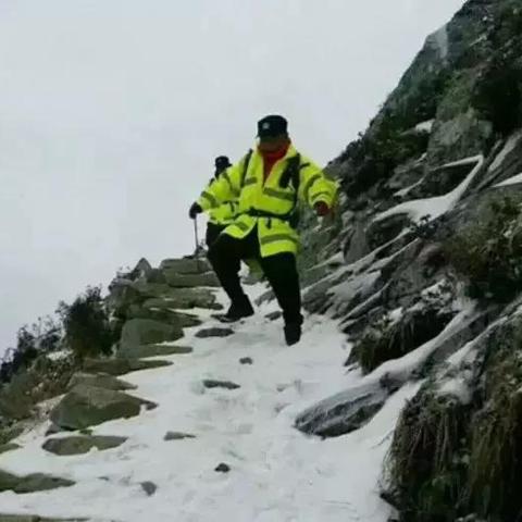 翻越山沟探秘自然之美，深度旅游攻略分享