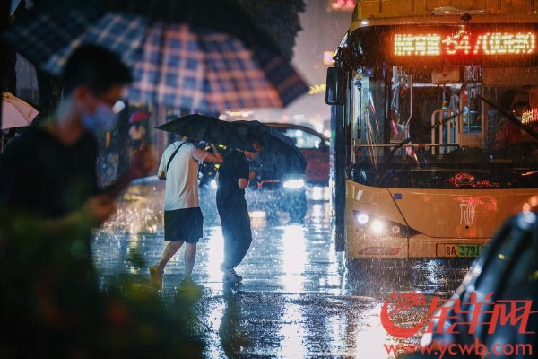 广州暴雨紧急应对，全市动员抵御暴雨侵袭！