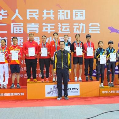 速滑小将的励志之路，激情、拼搏塑造未来力量