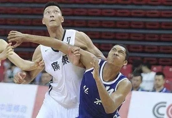 世界顶尖中锋排名榜单，谁领风骚？