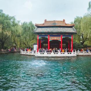 济南泉城旅游攻略图，探索城市魅力的绝佳指南