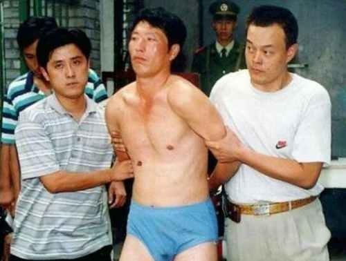 历代悍匪排名揭晓，历史阴影下的传奇前十人物盘点