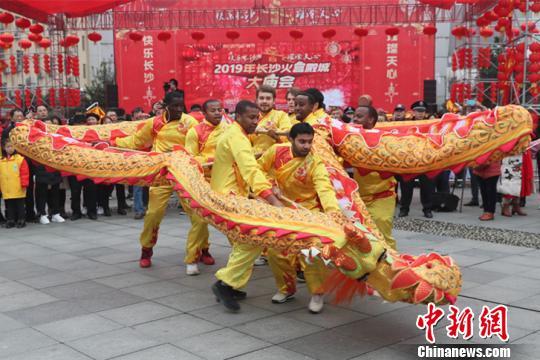 探寻千年传统与热闹氛围交融，全国社火庙会排名前十名盘点