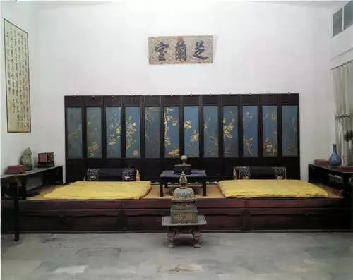 揭秘炕屏背后的故事，百度带你探索真相！