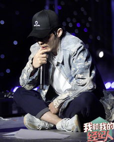 锤哥时尚新装亮相，引领潮流的高清魅力照！
