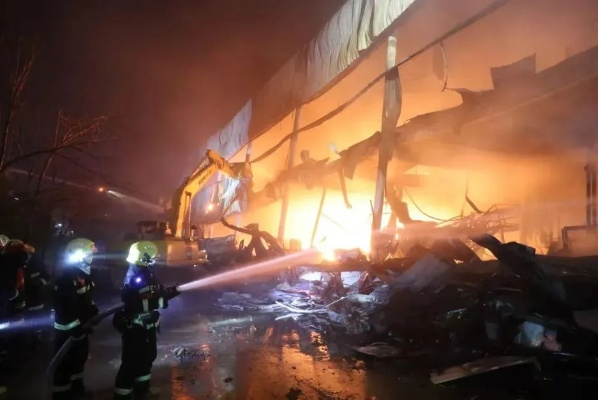 九江雷击起火事故揭秘，最新视频报道、事故原因分析及救援防范探讨