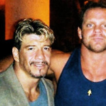 WWE今日赛场内外热议话题，最新新闻动态全掌握