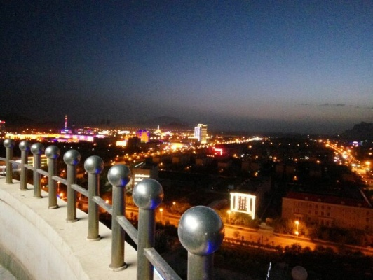 图木舒克夜晚风情攻略，探索城市的夜晚魅力