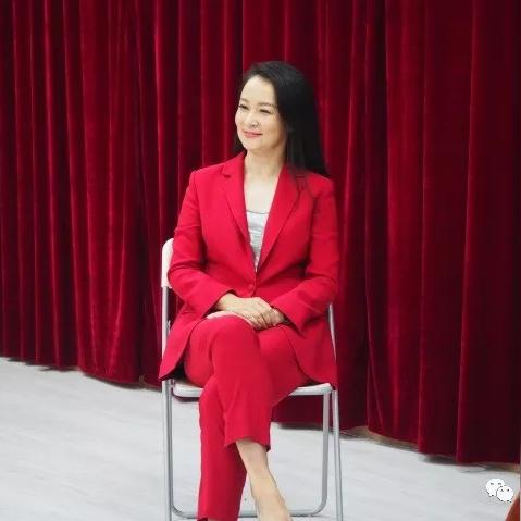 凤凰经济新闻直播，全球经济动态解读，掌握最新财经资讯独家播报