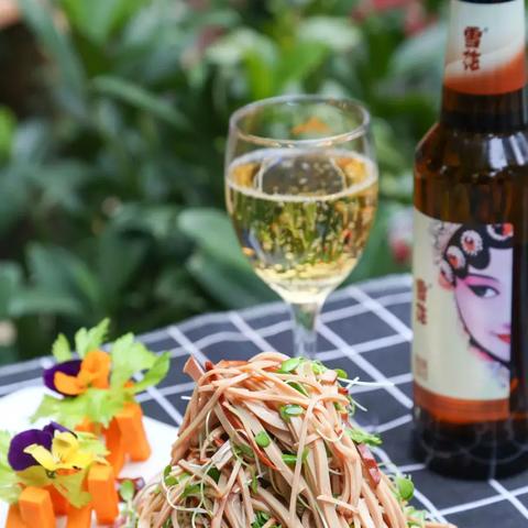 「阳春音乐酒馆，城市音乐天堂，排名前十音乐酒馆大揭秘」