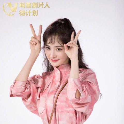 四岁女孩时尚与童趣并存发型艺术，百变造型，魅力展现