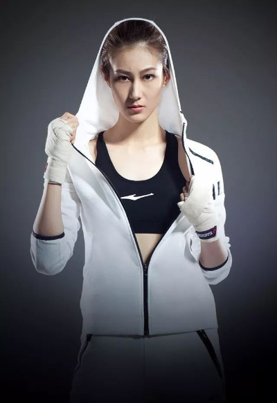 励志美女壁纸，美丽与力量并存，励志与魅力完美结合