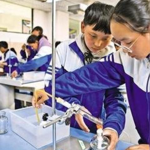 中考励志名言荟萃，青春呐喊，为梦想燃烧激情