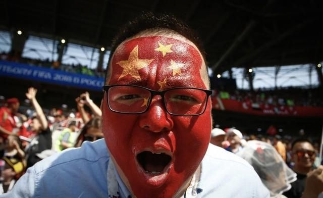 全球足球排名与国旗展示，足球强国尽收眼底